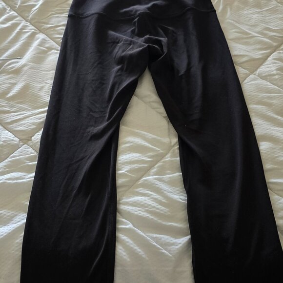 Lululemon Align High Rise Crop Leggings 21" Inseam Black Size 6 - Picture 4 of 4